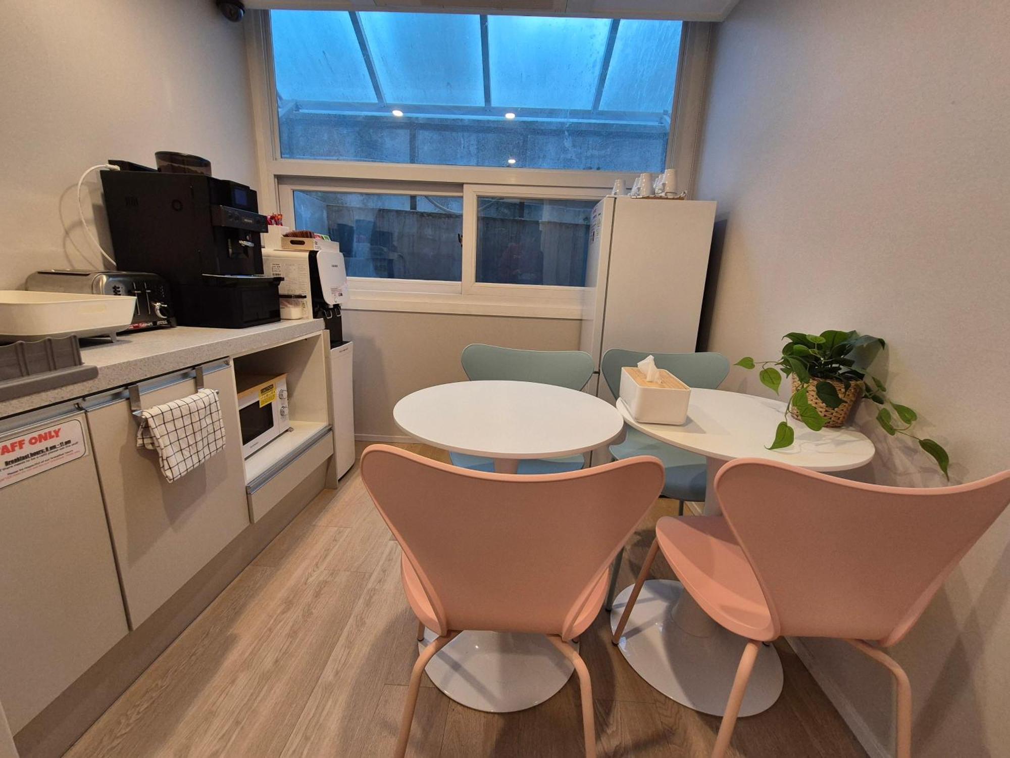 Oyo Hostel Myeongdong 6 Сеул Екстериор снимка